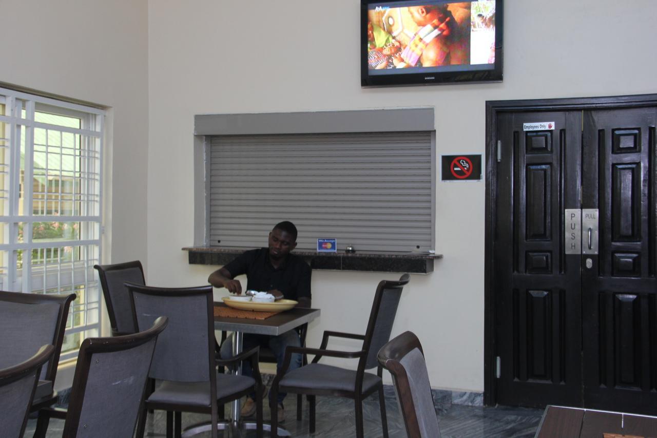 Best Budget Hotel Kunkwaba Exterior photo